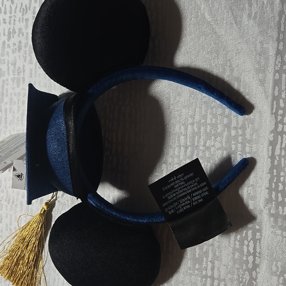 Disney Parks Mickey Mouse Graduation Cap Ear Headband Class of 2025 NWT - Picture 2 of 4